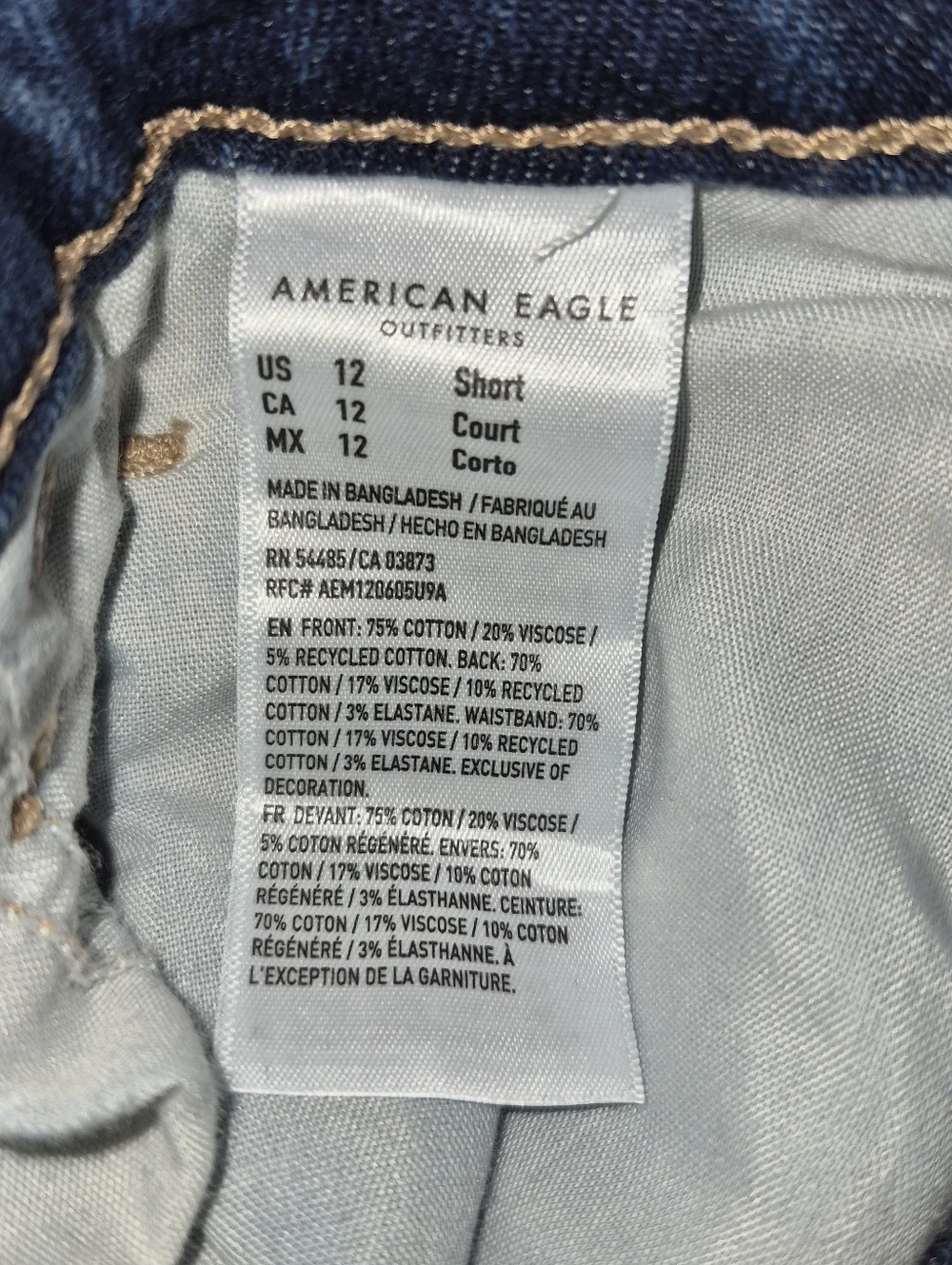 NWT American Eagle Super High-Rise Strigid Mom Jeans in size 12 Short - Picture 10 of 10
